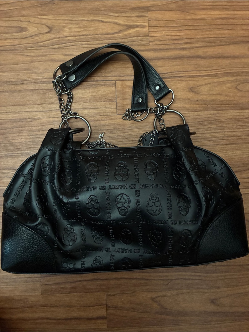 Ed Hardy Black Skull Embossed Faux Leather Shoulder Bag with Chain & Charm - Picture 2 of 4